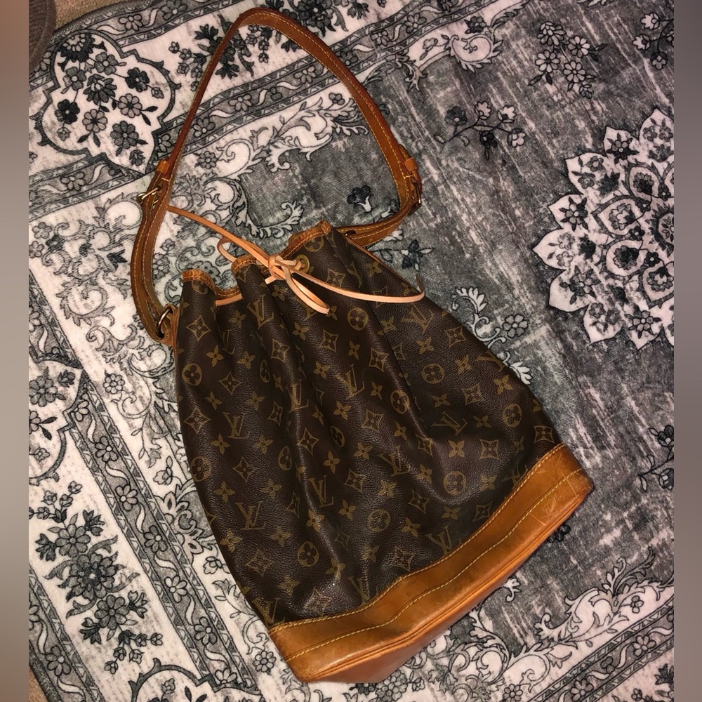 100% AUTHENTIC Louis Vuitton Vintage Noe Drawstring Shoulder Bag - Picture 2 of 16